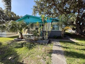 300 30th Ave N in St. Petersburg, FL - Building Photo