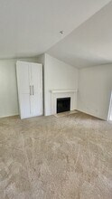 19230 Forest Park Dr NE in Lake Forest Park, WA - Building Photo - Building Photo