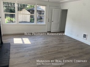 777 E St in Washougal, WA - Building Photo - Building Photo