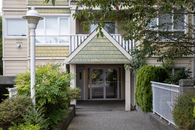 Grandview Manor in Vancouver, BC - Building Photo - Building Photo