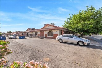 1611 E Harmon Ave in Las Vegas, NV - Building Photo - Building Photo