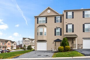 14 Indiana Cir in Lemoyne, PA - Building Photo