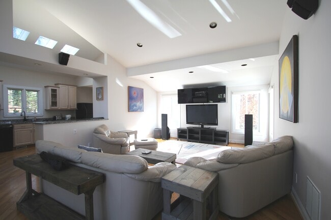 1148 Kettle Ct NW in Kennesaw, GA - Foto de edificio - Building Photo