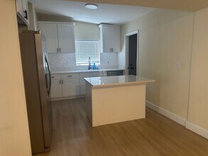 3416 W Oakellar Ave in Tampa, FL - Building Photo - Building Photo