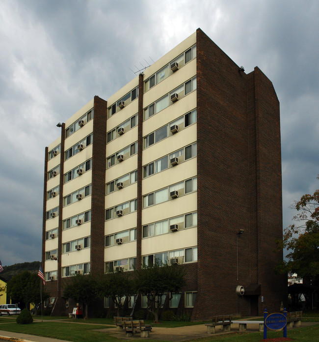 Rachel Carson Hall in Tarentum, PA - Building Photo - Building Photo