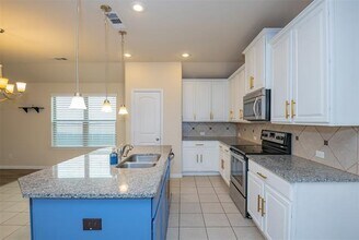 10445 Turning Leaf Trail in Fort Worth, TX - Building Photo - Building Photo
