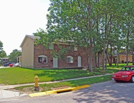 984 Somerset Dr Apartments