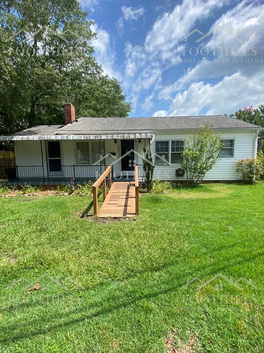602 Heyward Ave in Honea Path, SC - Building Photo