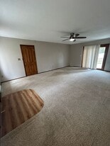 508 Eldora Rd in Hudson, IA - Building Photo