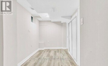 56 Tahir St in Vaughan, ON - Building Photo - Building Photo