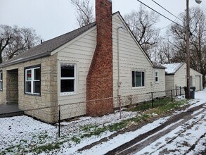 2413 W 27th St in Anderson, IN - Foto de edificio - Building Photo