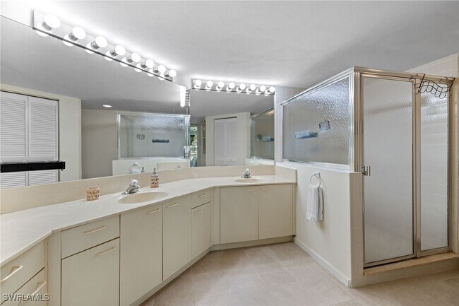 property at 6290 Bellerive Ave