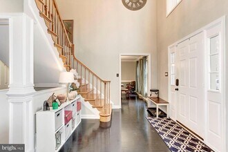 5147 Cannon Bluff Dr in Woodbridge, VA - Building Photo - Building Photo