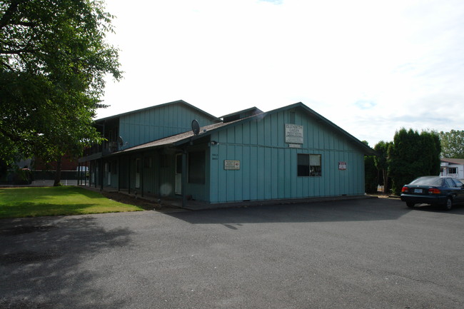 Elizabeth garden in Salem, OR - Building Photo - Building Photo