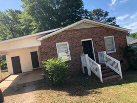 1407 Phil Thurman Rd in Lancaster, SC - Building Photo