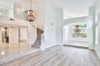 5618 Silver Valley Ave in Agoura Hills, CA - Foto de edificio - Building Photo