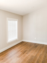 1206 E carson, Unit Apt #2 in San Antonio, TX - Building Photo - Building Photo