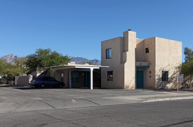 3315-3321 E Presidio Rd in Tucson, AZ - Foto de edificio - Building Photo