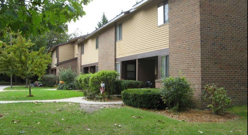 Birchwood Meadows in Alpena, MI - Foto de edificio