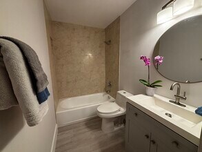 17190 SW 94th Ave, Unit 903 in Palmetto Bay, FL - Foto de edificio - Building Photo