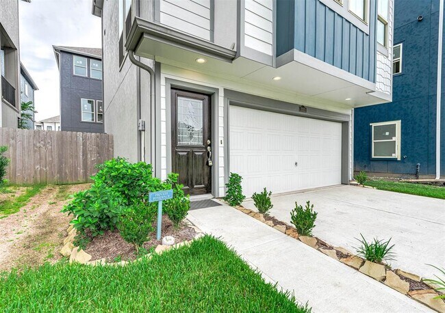 2022 Groveland Glen Dr in Houston, TX - Foto de edificio - Building Photo