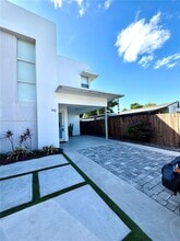918 NW 23rd Ct, Unit 1 in Miami, FL - Building Photo - Building Photo