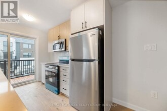 1126 Creekway Private in Ottawa, ON - Building Photo - Building Photo