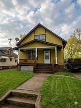 1156 E Losey St in Galesburg, IL - Building Photo - Building Photo