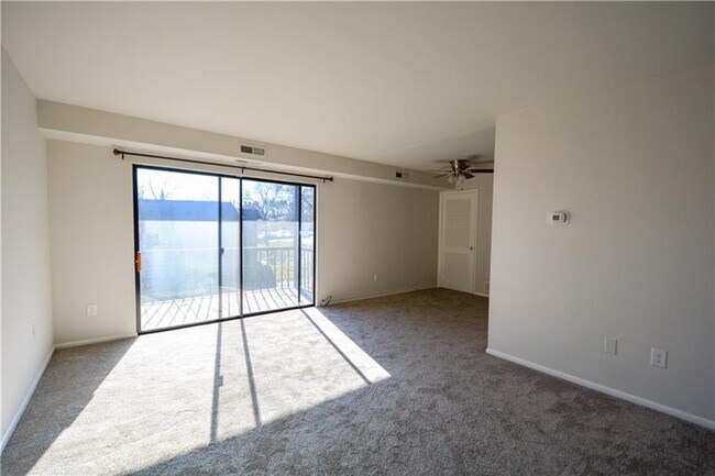 703 College Park Dr in Carnot-Moon, PA - Building Photo - Building Photo