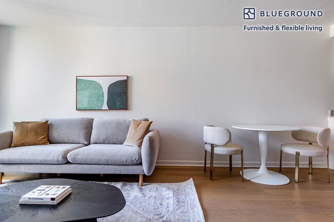 180 W 20th St in New York, NY - Foto de edificio - Building Photo