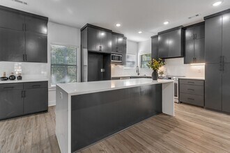 2 Clee Ln in Bella Vista, AR - Building Photo - Building Photo