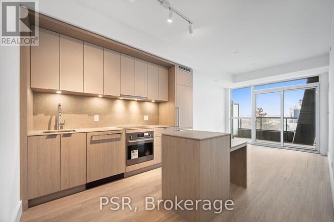 6 Greenbriar Rd in Toronto, ON - Building Photo - Building Photo