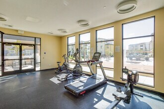 Centennial Gardens Apartments in Santa Maria, CA - Foto de edificio - Building Photo