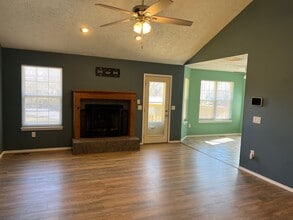 5118 N Graybrooke Dr in Ozark, MO - Building Photo - Building Photo