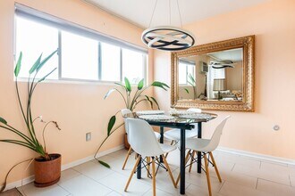 960 Larrabee St in West Hollywood, CA - Building Photo - Building Photo