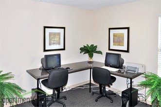 Colonial Pointe Apartments in Orlando, FL - Building Photo - Interior Photo