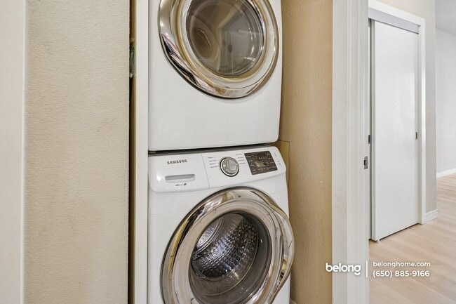 1511 Jefferson St, Unit 218 in Oakland, CA - Foto de edificio - Building Photo