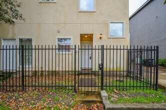 1610 Holman St in Houston, TX - Building Photo - Building Photo
