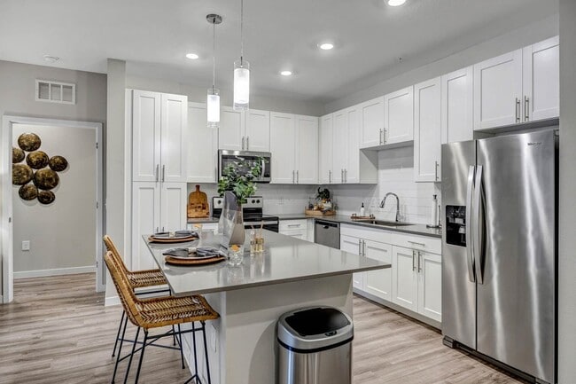 Avasa Grove West in Wesley Chapel, FL - Building Photo - Building Photo