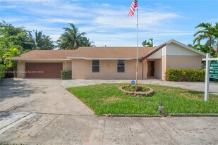 2917 McKinley St in Hollywood, FL - Building Photo