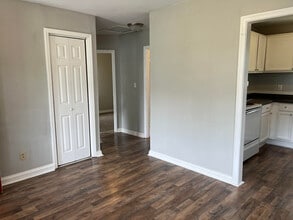 713 Tallman Cir in Midway Park, NC - Building Photo - Building Photo