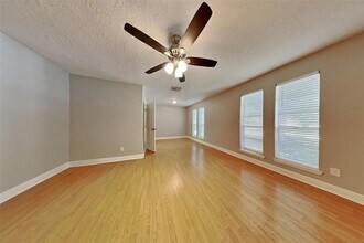 13627 Montaigne Dr in Houston, TX - Building Photo - Building Photo
