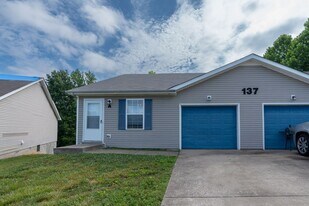 137 Maureen Dr in Clarksville, TN - Building Photo