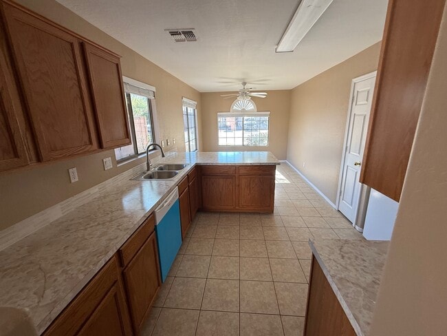 1636 E Bishop Dr in Casa Grande, AZ - Building Photo - Building Photo