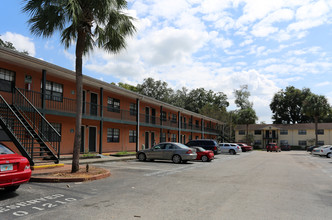 Renaissance Villas in Tampa, FL - Foto de edificio - Building Photo