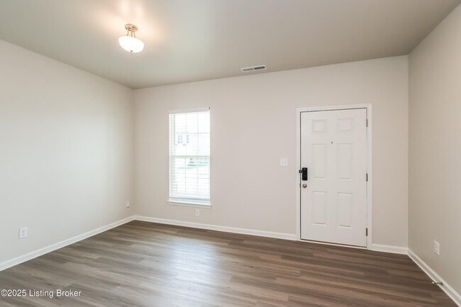 12039 Wooden Trace Dr in Louisville, KY - Building Photo - Building Photo
