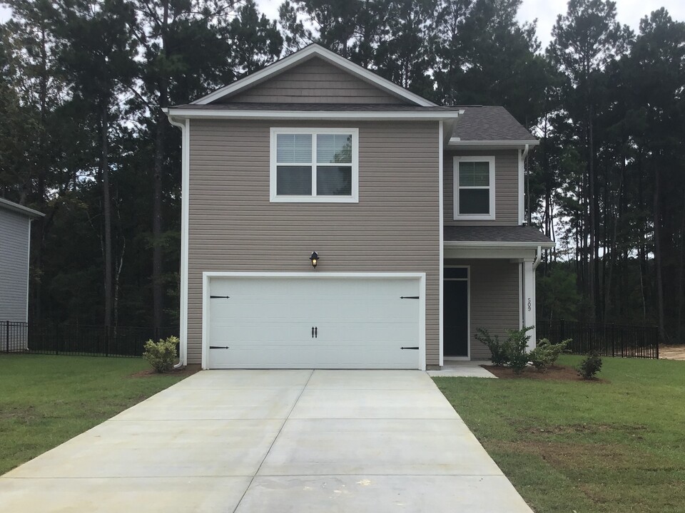 509 West St in Moncks Corner, SC - Building Photo
