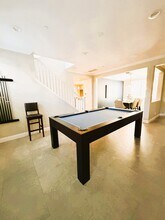 326 Gulf Stream Way in Costa Mesa, CA - Building Photo - Building Photo