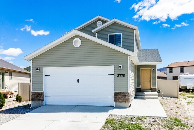 property at 3770 N Downwater St