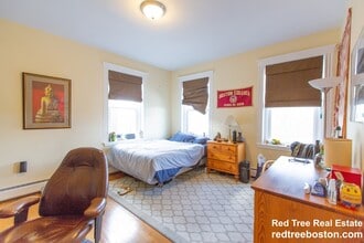 2009 Commonwealth Ave, Unit 3 in Boston, MA - Foto de edificio - Building Photo